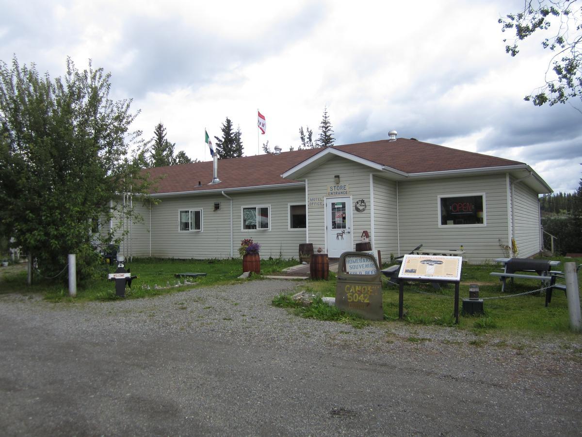 Johnson'S Crossing Lodge Johnsons Crossing Exterior foto